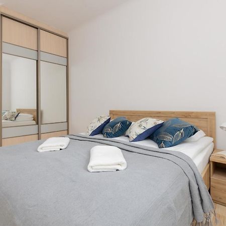 ורשה Bright Apartment Wola Near Metro Station By Noclegi Renters מראה חיצוני תמונה