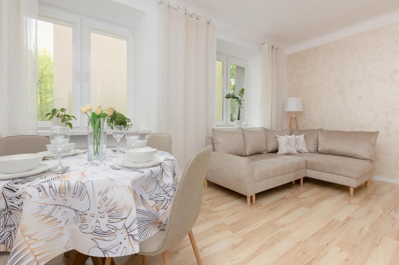 ורשה Bright Apartment Wola Near Metro Station By Noclegi Renters מראה חיצוני תמונה